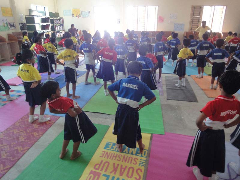 yoga4